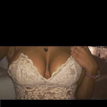 Pamina - Couple echangiste à Villard-sur-Chamby Profil de Pamina, 32 ans, Couple echangiste à Villard-sur-Chamby (Vaud)